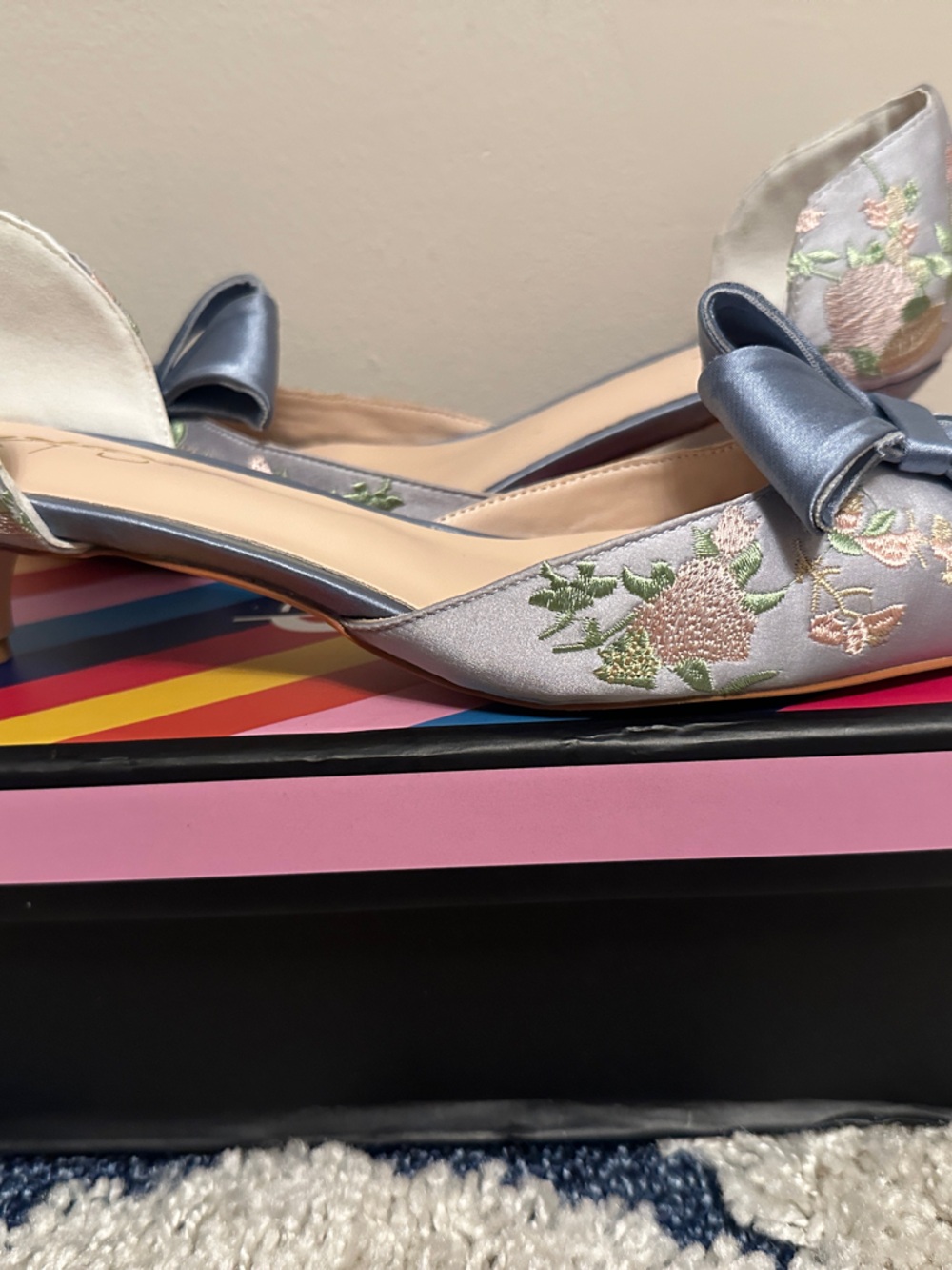 XYD Embroidered Satin D'Orsay Heels in Silver and Blue with Bow